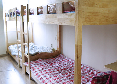 기숙사 내부 침대 사진